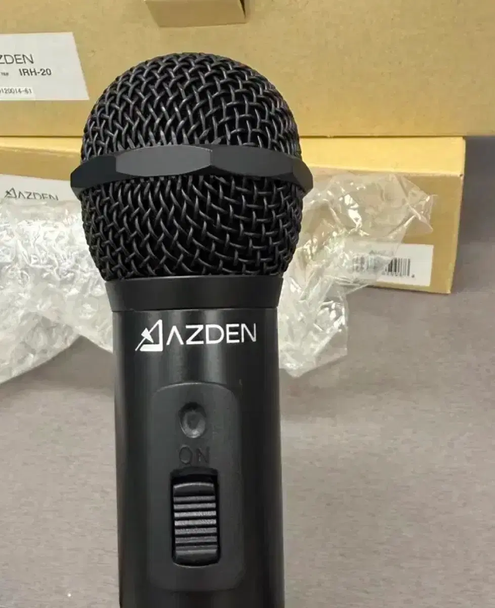 Azden IRH-20 무선 마이크 + AMC-3 충전기 세트 판매합니다